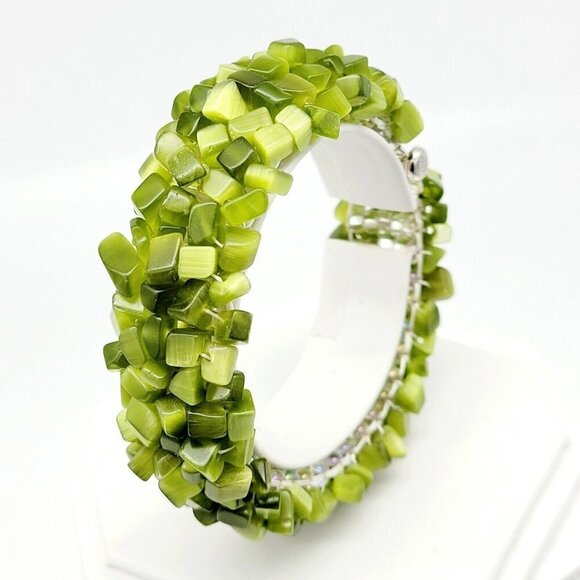 Artisan Olive Green Cat s Eye Chip Bracelet Glass Beads Handmade Boho Army Green - Picture 1 of 10